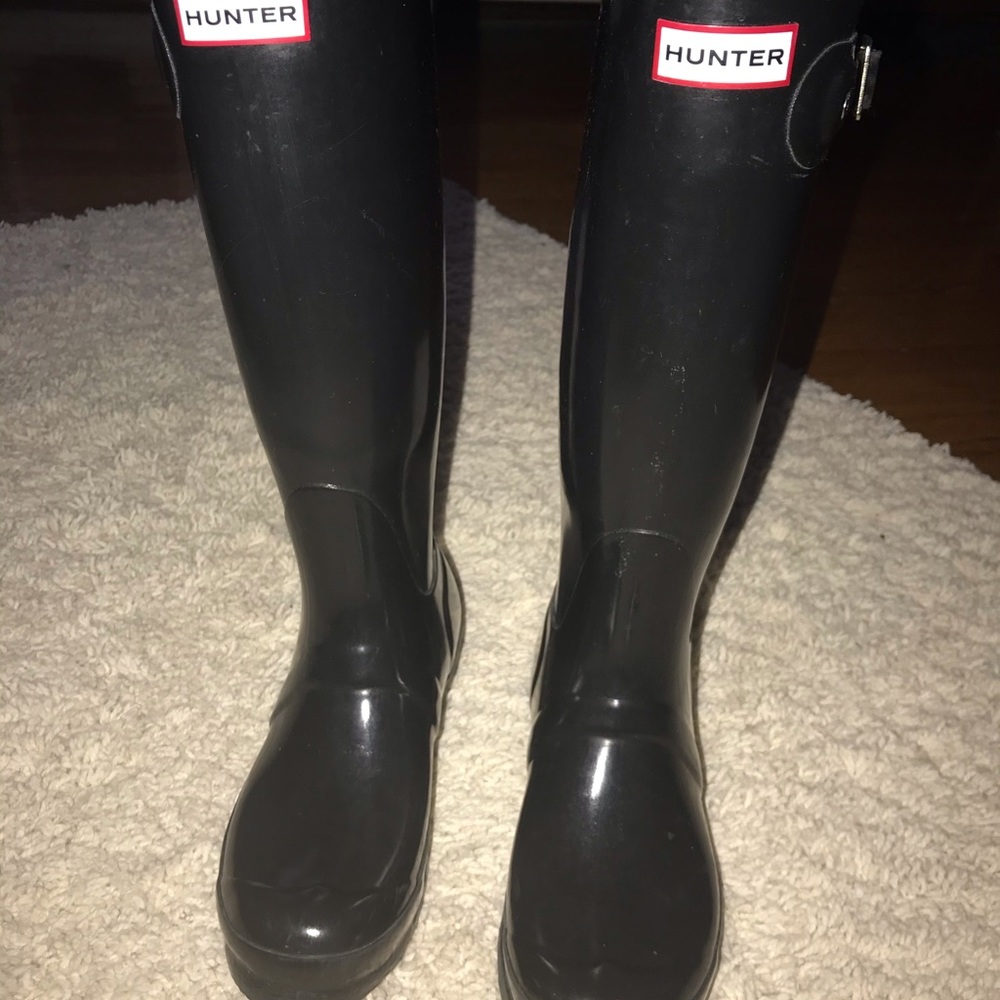 HUNTER TALL BLACK GLOSS BOOTS WITH SOCKS